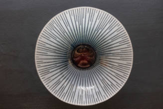 White and red center plate