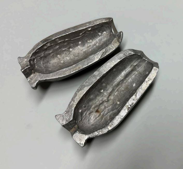 Pickle mold