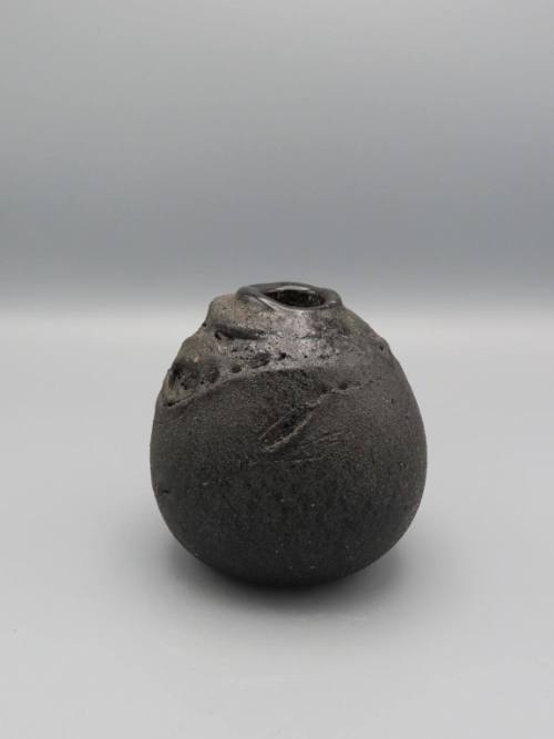 Black Volcanic Sand Moon Jar