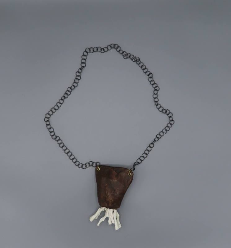 Cuando el pajaro canta (necklace)