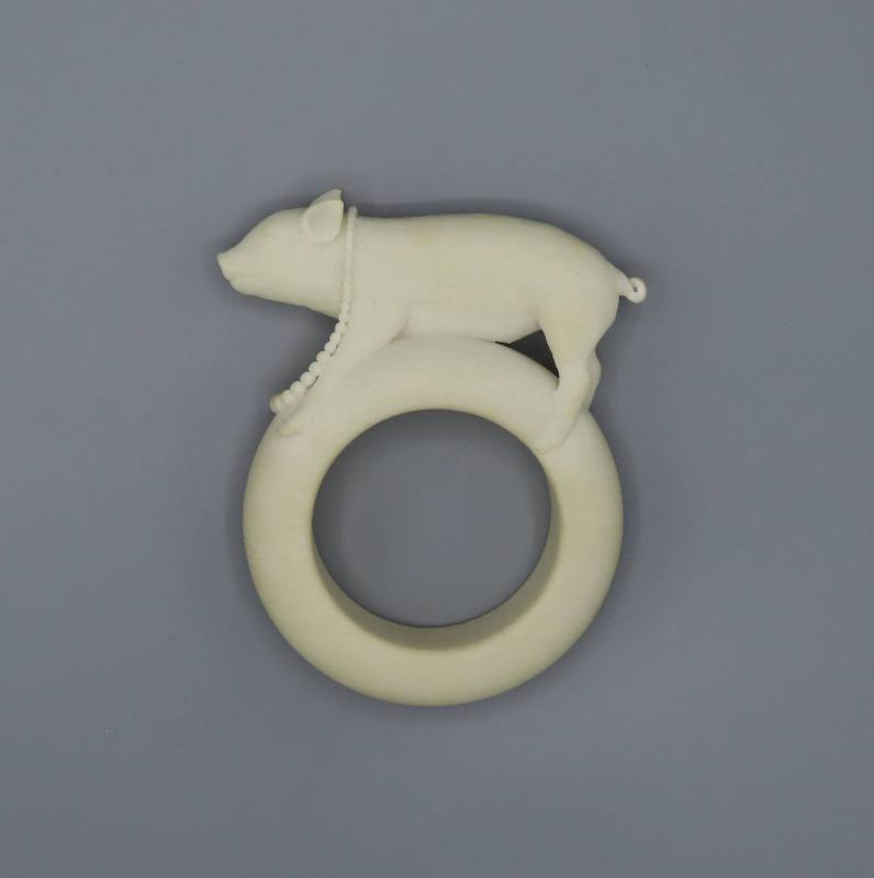 Miss Piggy (bracelet)