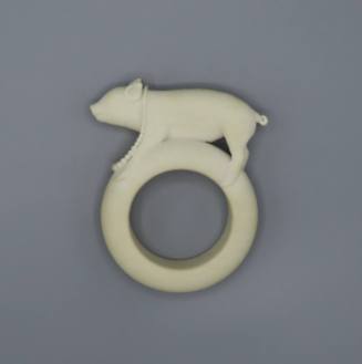 Miss Piggy (bracelet)