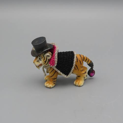 Dracula Tiger Cub (brooch)