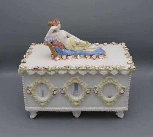 Toilet of Venus (covered box)